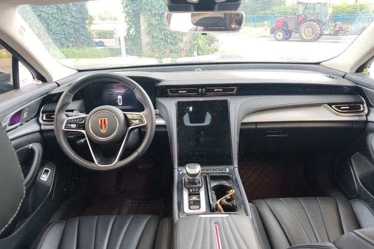 Used Hongqi H5 2023 1.5T DCT Smart Connect Flagship Edition Center Console