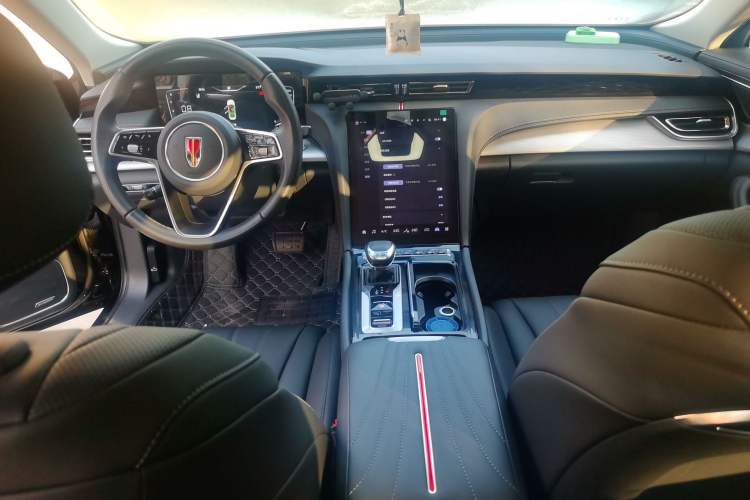 Used Hongqi H5 2023 2.0T Automatic Smart Connect Flagship Edition Center Console