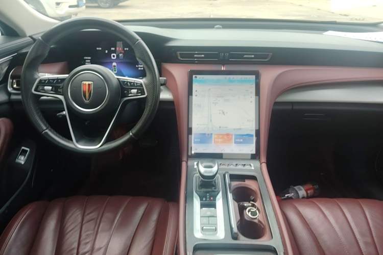 Used Hongqi H5 2023 2.0T Automatic Smart Connect Flagship Edition Center Console