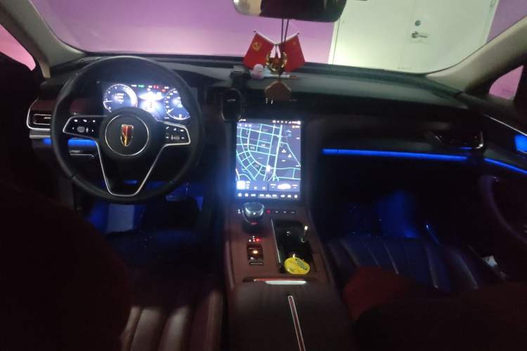 Used Hongqi H5 2023 2.0T Automatic Smart Connect Flagship Edition Center Console