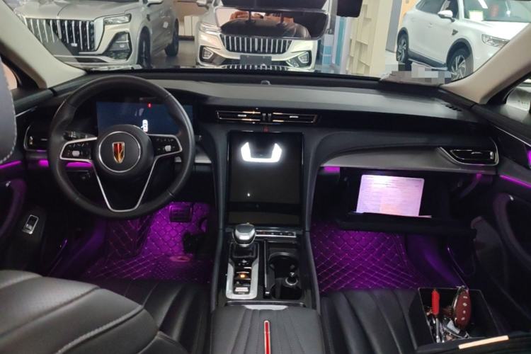Used Hongqi H5 2023 2.0T Automatic Smart Connect Flagship Edition Center Console