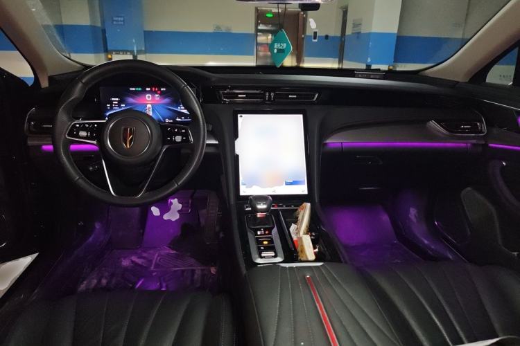 Used Hongqi H5 2023 2.0T Automatic Smart Connect Flagship Edition Center Console