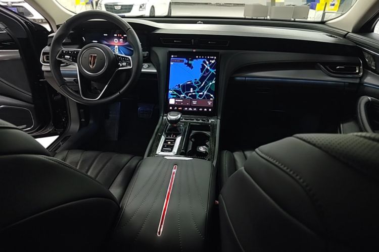 Used Hongqi H5 2023 2.0T Automatic Smart Connect Flagship Edition Center Console