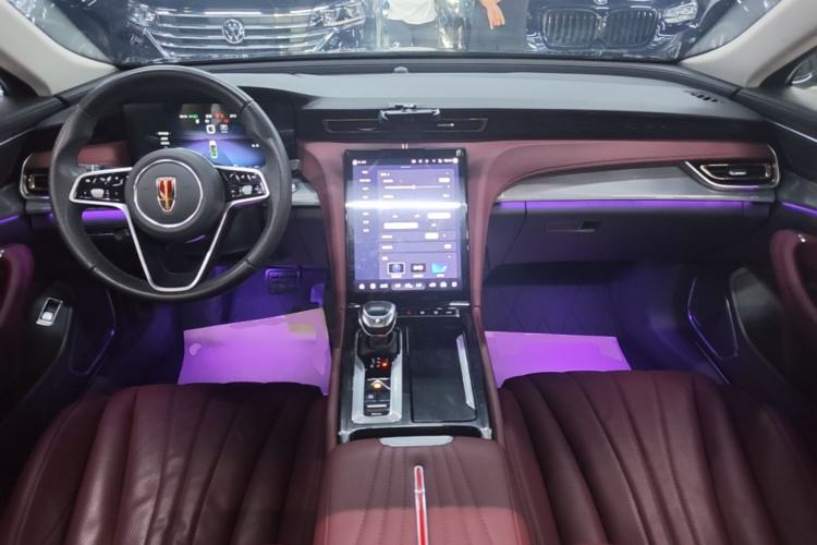 Used Hongqi H5 2023 2.0T Automatic Smart Connect Flagship Edition Center Console