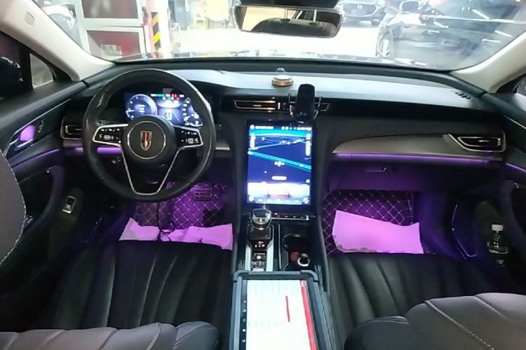 Used Hongqi H5 2023 2.0T Automatic Smart Connect Flagship Edition Center Console
