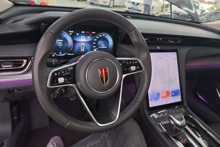 Used Hongqi H5 2023 2.0T Automatic Smart Connect Flagship Edition Center Console