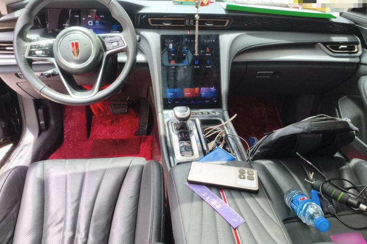 Used Hongqi H5 2023 2.0T Automatic Smart Connect Flagship Edition Center Console