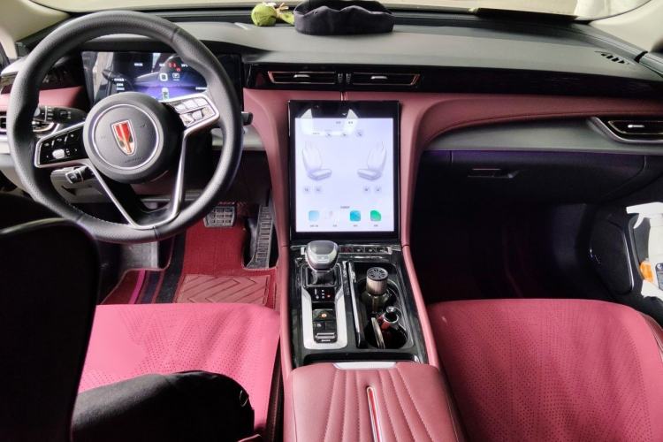 Used Hongqi H5 2023 2.0T Automatic Smart Connect Flagship Edition Center Console