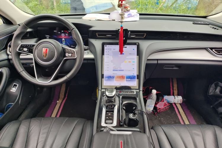 Used Hongqi H5 2023 2.0T Automatic Smart Connect Flagship Edition Center Console