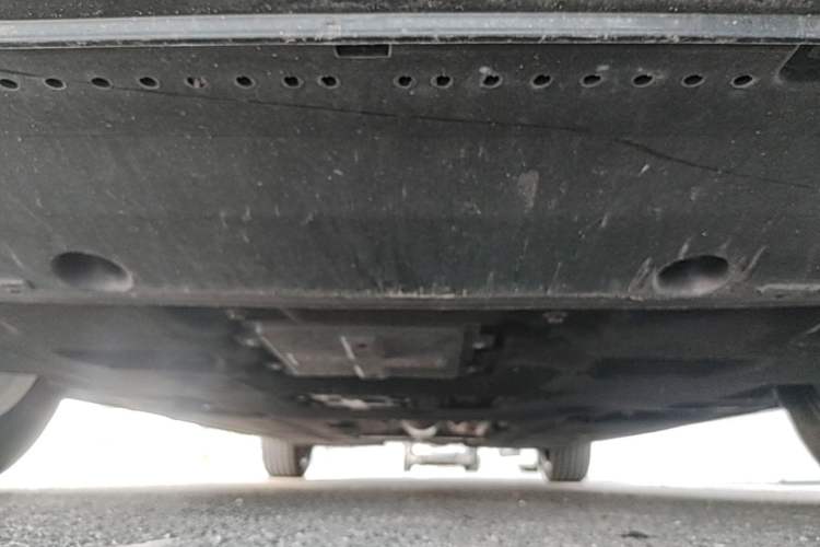 Used Hongqi H5 2023 2.0T Automatic Smart Connect Flagship Edition Chassis Front