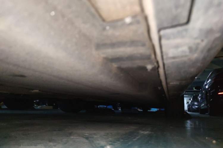 Used Hongqi H5 2023 2.0T Automatic Smart Connect Flagship Edition Chassis Front Left