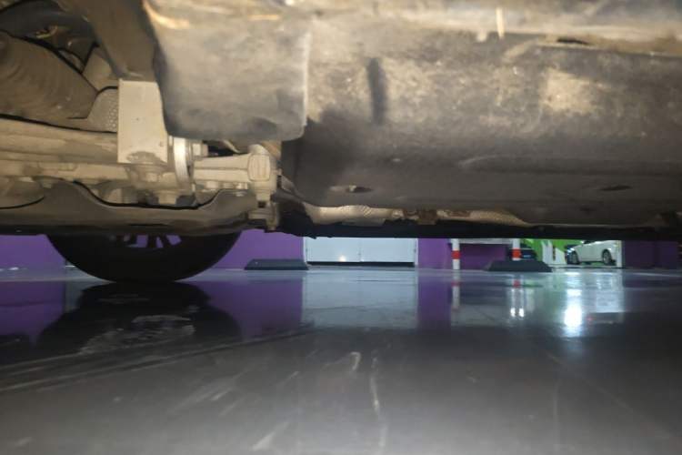 Used Hongqi H5 2023 2.0T Automatic Smart Connect Flagship Edition Chassis Front Left
