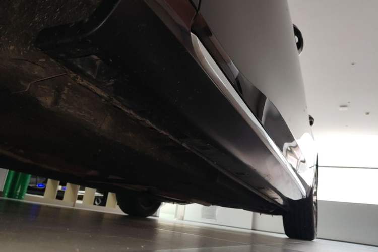 Used Hongqi H5 2023 2.0T Automatic Smart Connect Flagship Edition Chassis Front Left