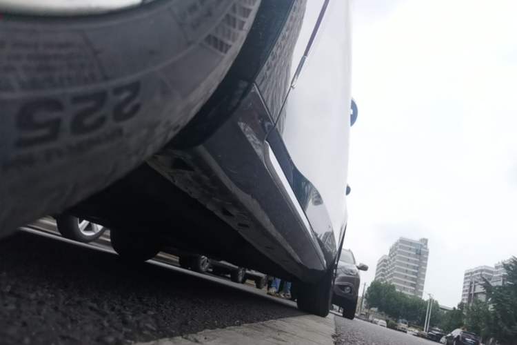 Used Hongqi H5 2023 2.0T Automatic Smart Connect Flagship Edition Chassis Front Left
