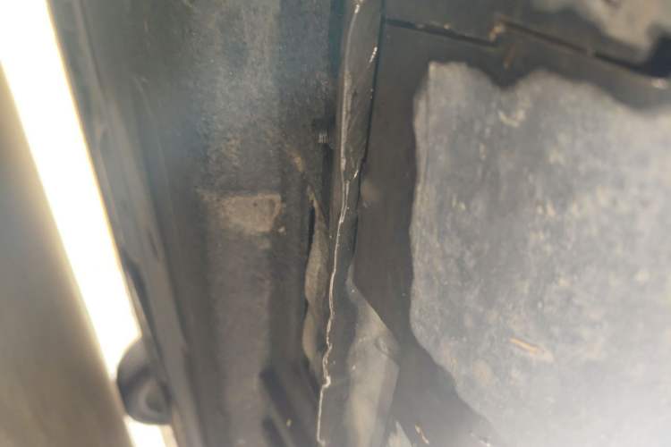 Used Hongqi H5 2023 2.0T Automatic Smart Connect Flagship Edition Chassis Front Left