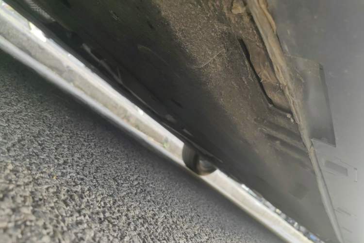 Used Hongqi H5 2023 2.0T Automatic Smart Connect Flagship Edition Chassis Front Left