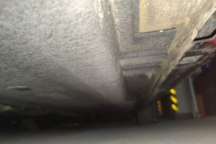 Used Hongqi H5 2023 2.0T Automatic Smart Connect Flagship Edition Chassis Front Left