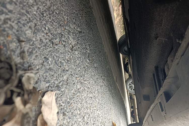 Used Hongqi H5 2023 2.0T Automatic Smart Connect Flagship Edition Chassis Front Left