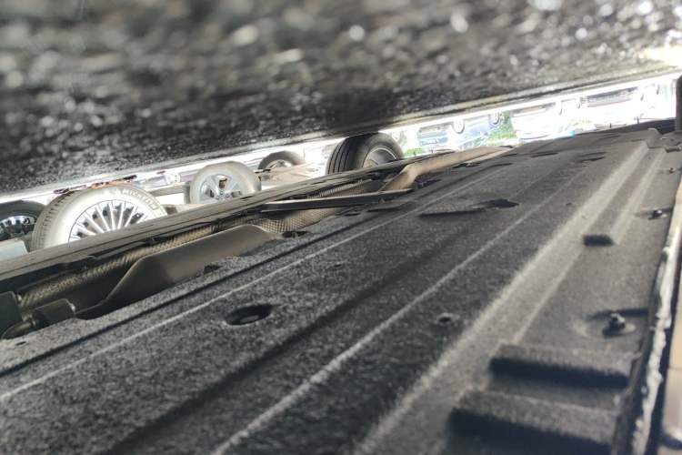 Used Hongqi H5 2023 2.0T Automatic Smart Connect Flagship Edition Chassis Front Right