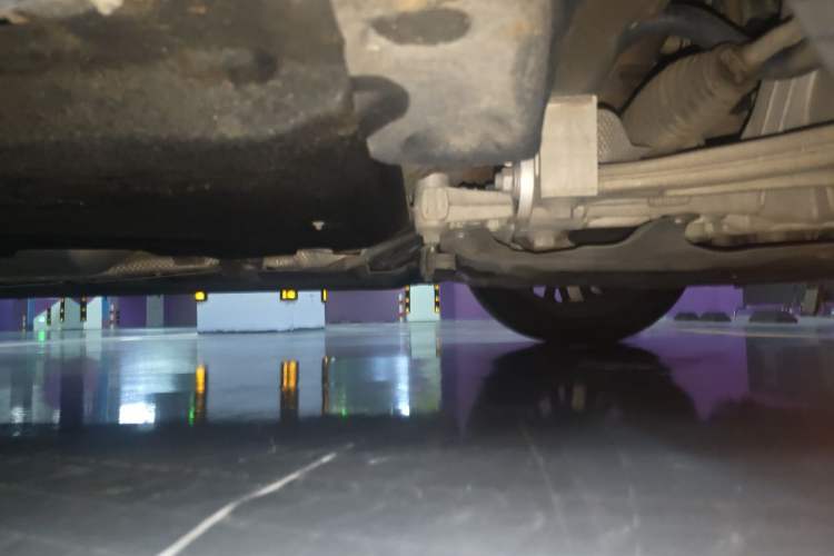 Used Hongqi H5 2023 2.0T Automatic Smart Connect Flagship Edition Chassis Front Right