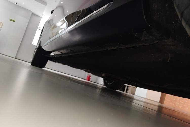 Used Hongqi H5 2023 2.0T Automatic Smart Connect Flagship Edition Chassis Front Right