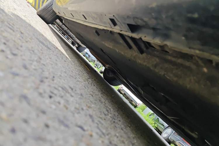 Used Hongqi H5 2023 1.5T DCT Smart Connect Flagship Edition Chassis Front Right