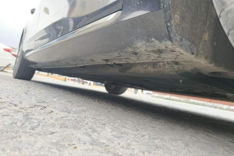 Used Hongqi H5 2023 1.5T DCT Smart Connect Flagship Edition Chassis Front Right