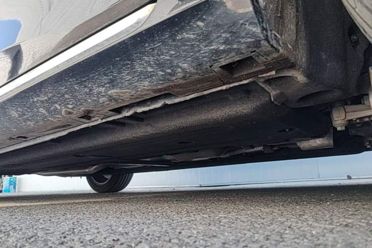 Used Hongqi H5 2023 2.0T Automatic Smart Connect Flagship Edition Chassis Front Right