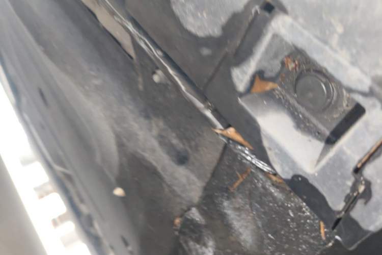 Used Hongqi H5 2023 2.0T Automatic Smart Connect Flagship Edition Chassis Front Right