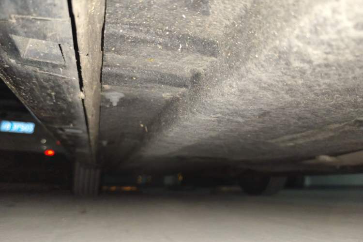 Used Hongqi H5 2023 2.0T Automatic Smart Connect Flagship Edition Chassis Front Right