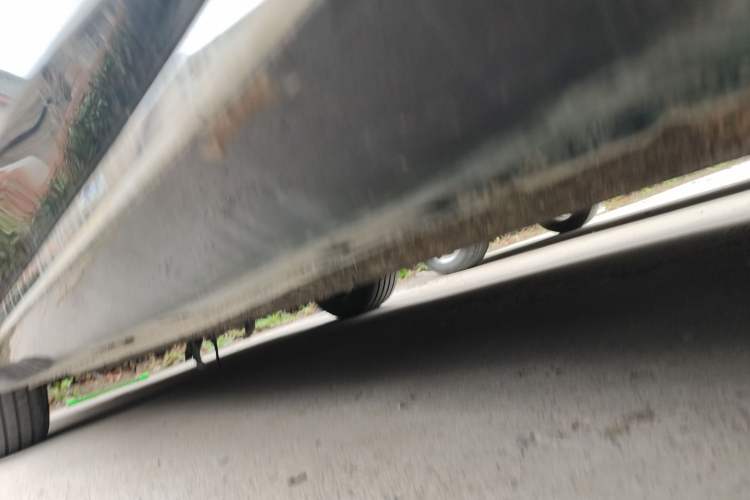 Used Hongqi H5 2023 1.5T DCT Smart Connect Flagship Edition Chassis Front Right