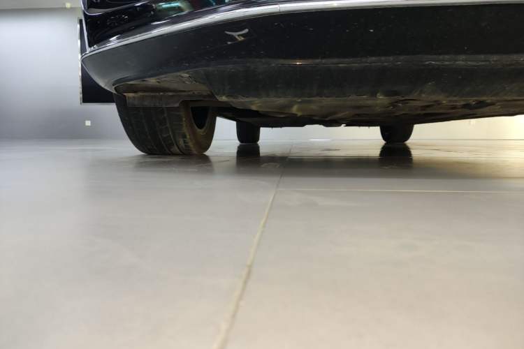 Used Hongqi H5 2023 2.0T Automatic Smart Connect Flagship Edition Chassis Front Right