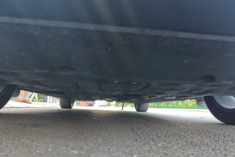 Used Hongqi H5 2023 2.0T Automatic Smart Connect Flagship Edition Chassis Front