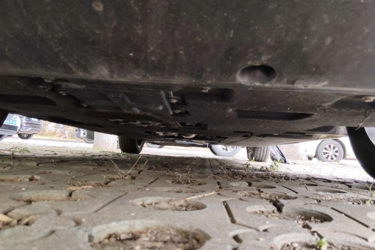 Used Hongqi H5 2023 2.0T Automatic Smart Connect Flagship Edition Chassis Front