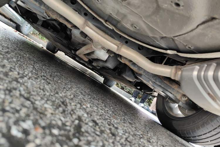 Used Hongqi H5 2023 2.0T Automatic Smart Connect Flagship Edition Chassis Rear