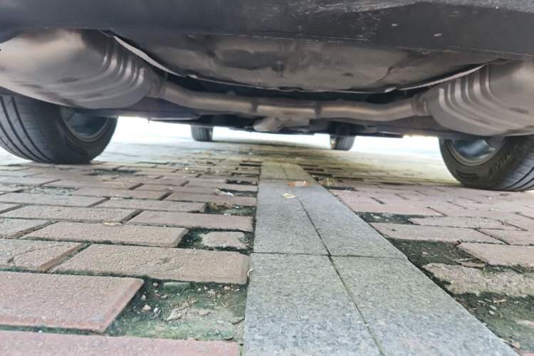 Used Hongqi H5 2023 2.0T Automatic Smart Connect Flagship Edition Chassis Rear