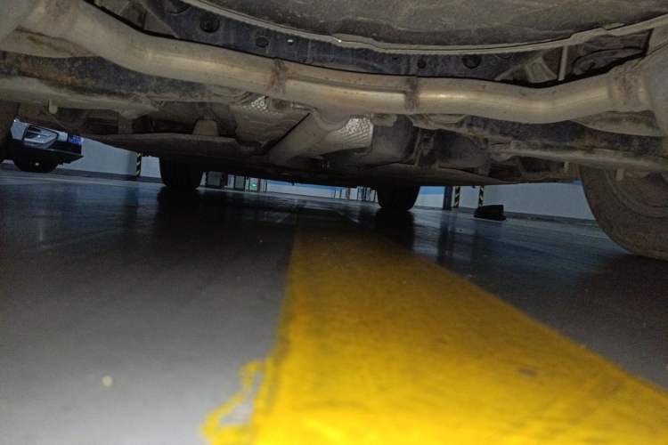 Used Hongqi H5 2023 2.0T Automatic Smart Connect Flagship Edition Chassis Rear