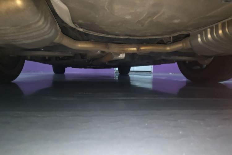 Used Hongqi H5 2023 2.0T Automatic Smart Connect Flagship Edition Chassis Rear