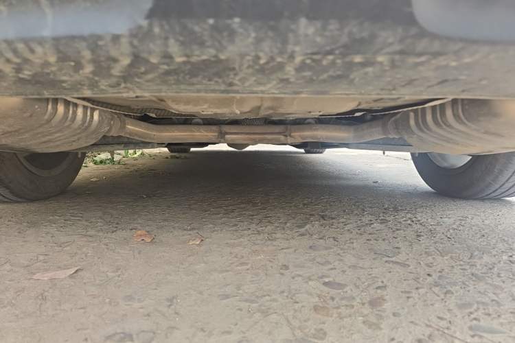Used Hongqi H5 2023 2.0T Automatic Smart Connect Flagship Edition Chassis Rear