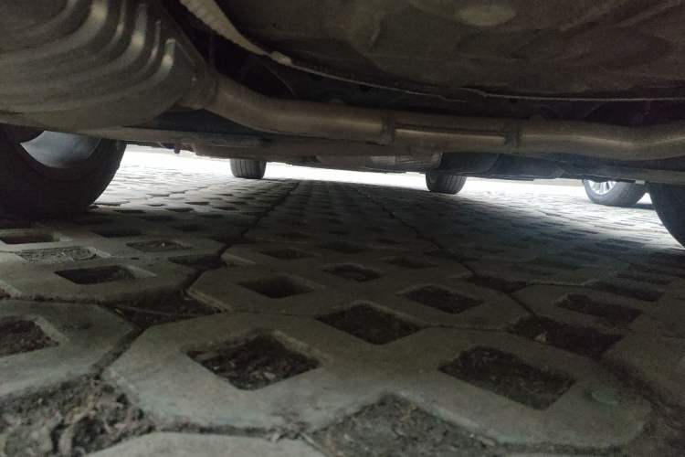 Used Hongqi H5 2023 1.5T HEV Smart Connect Flagship Edition Chassis Rear