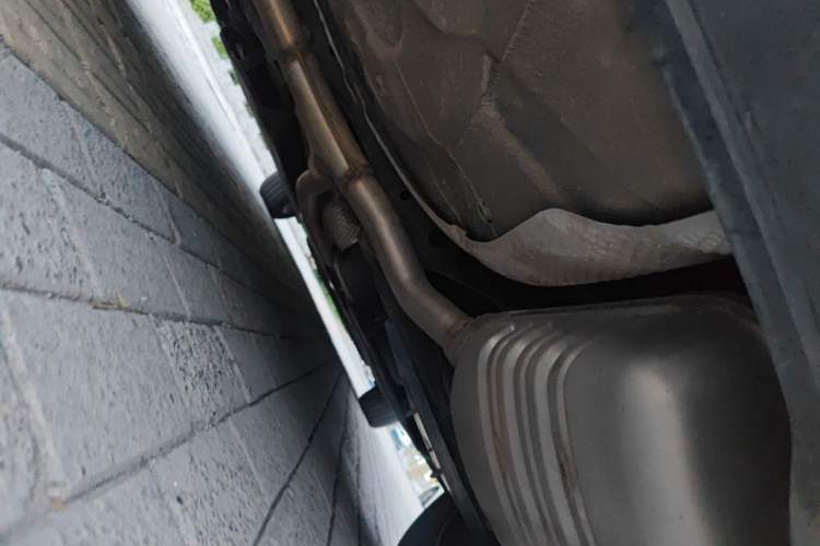 Used Hongqi H5 2023 2.0T Automatic Smart Connect Flagship Edition Chassis Rear