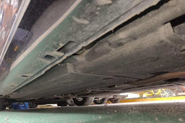 Used Hongqi H5 2023 2.0T Automatic Smart Connect Flagship Edition Chassis Rear Left