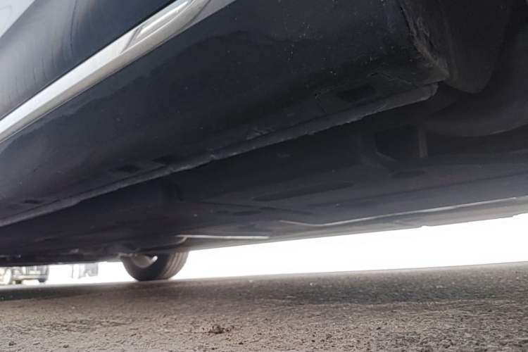 Used Hongqi H5 2023 2.0T Automatic Smart Connect Flagship Edition Chassis Rear Left