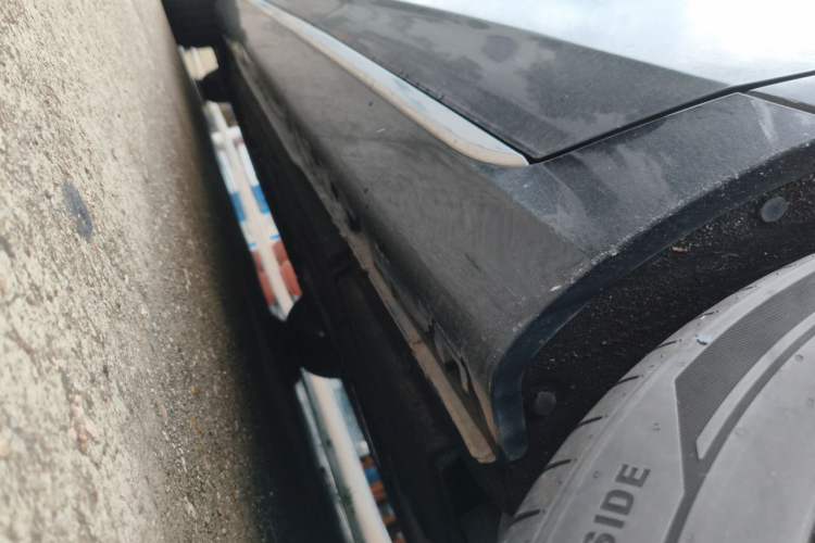Used Hongqi H5 2023 2.0T Automatic Smart Connect Flagship Edition Chassis Rear Left