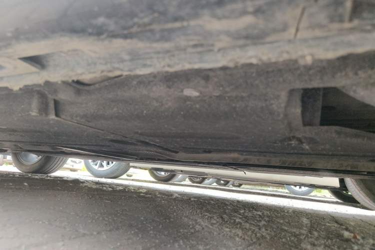 Used Hongqi H5 2023 2.0T Automatic Smart Connect Flagship Edition Chassis Rear Left