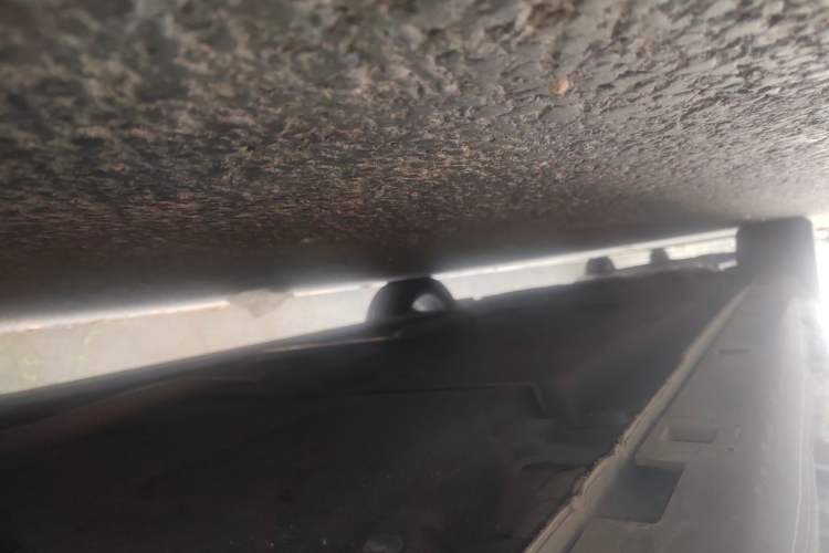 Used Hongqi H5 2023 2.0T Automatic Smart Connect Flagship Edition Chassis Rear Left