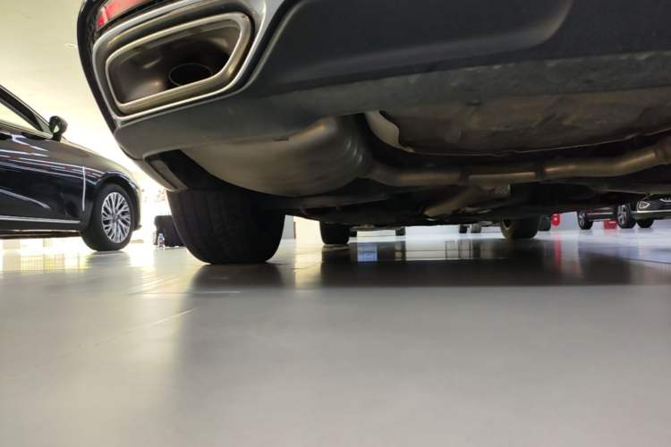 Used Hongqi H5 2023 2.0T Automatic Smart Connect Flagship Edition Chassis Rear Left