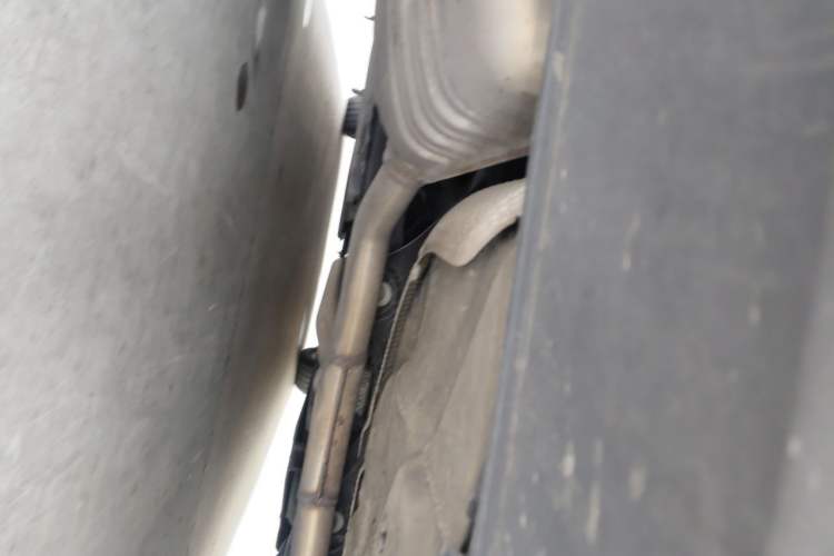 Used Hongqi H5 2023 2.0T Automatic Smart Connect Flagship Edition Chassis Rear