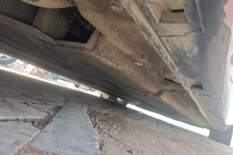Used Hongqi H5 2023 2.0T Automatic Smart Connect Flagship Edition Chassis Rear Right