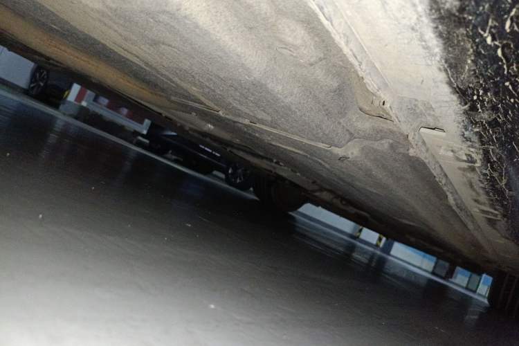 Used Hongqi H5 2023 2.0T Automatic Smart Connect Flagship Edition Chassis Rear Right